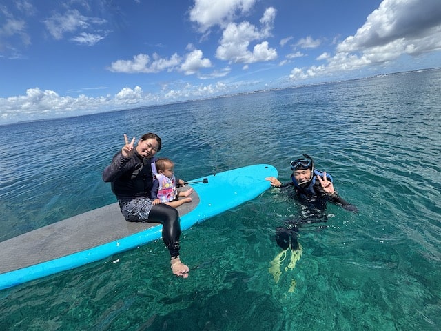 慶良間ブルーを家族で楽しむシュノーケルツアー